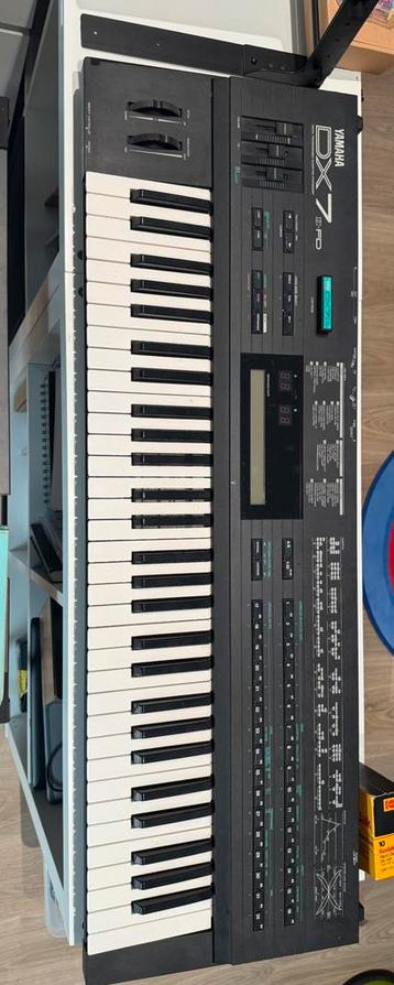 Yamaha DX7 II FD - synthetiseur FM beschikbaar voor biedingen