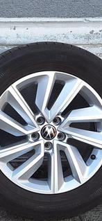Jante VW 205/60R16 avec Pneus 4 saisons GoodYear, Auto-onderdelen, Banden en Velgen, Gebruikt, 16 inch, All Season, Band(en)
