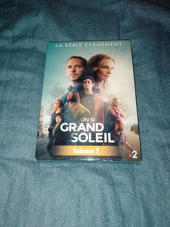 Te koop volledige dvd-boxset seizoen 1 Un si grand soleil, Cd's en Dvd's, Dvd's | Tv en Series, Zo goed als nieuw, Drama, Boxset