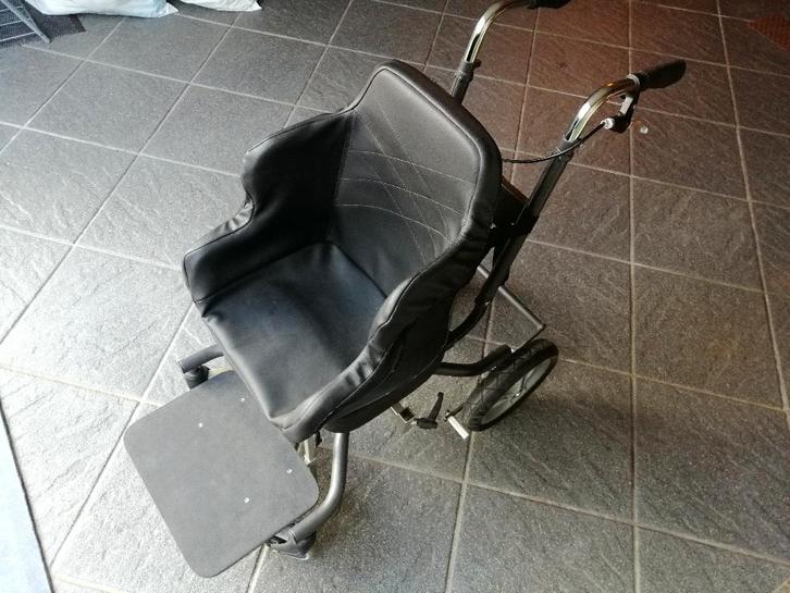 Fauteuil roulant - bon état- prêt pour utilisation immédiate, Divers, Chaises roulantes, Comme neuf, Fauteuil roulant à pousser