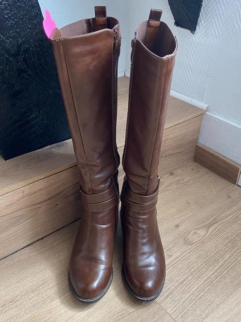 Bottes brune - Taille 38, Vêtements | Femmes, Chaussures, Porté, Bottes hautes, Brun, Enlèvement ou Envoi