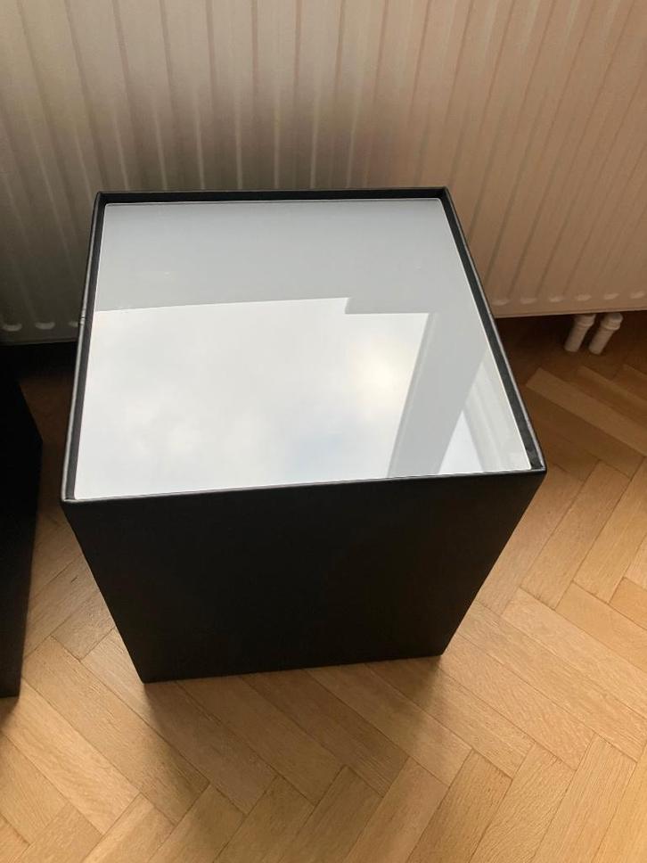 Tables d'appoint/Bouts de canapé, Maison & Meubles, Tables | Tables d'appoint, Utilisé, Carré, 45 à 60 cm, Moins de 55 cm, Synthétique