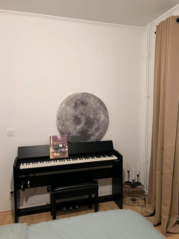 Roland F-140R digitale piano in uitstekende staat, Musique & Instruments, Pianos, Comme neuf, Piano, Enlèvement