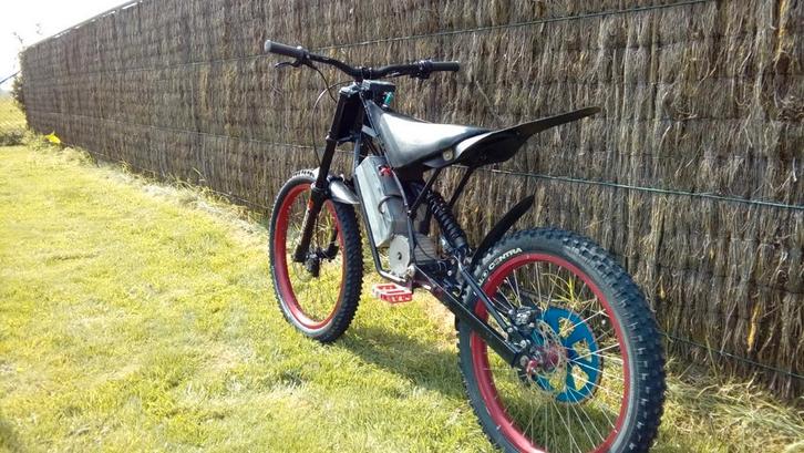 Lmx bike 1st gen, Fietsen en Brommers, Brommers | Crossbrommers, Zo goed als nieuw, Ophalen