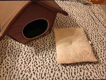 Panier pour chien en forme de maison beschikbaar voor biedingen