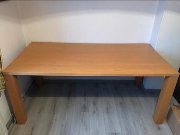 Bureau of eetkamer tafel beschikbaar voor biedingen