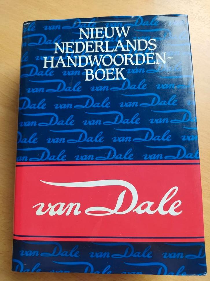 Nieuw Nederlands handwoordenboek Van Dale, Boeken, Woordenboeken, Zo goed als nieuw, Nederlands, Van Dale, Ophalen of Verzenden