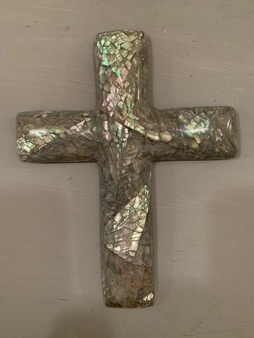 Kruisje wand in Mother of pearl schelp beschikbaar voor biedingen