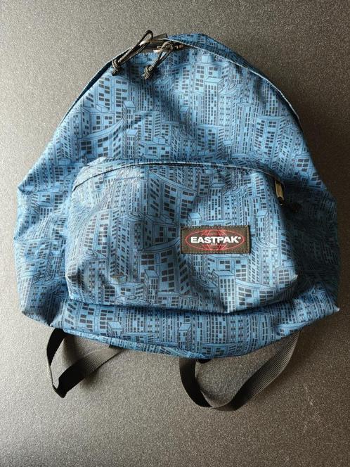 EASTPAK Rugzak 27L, Handtassen en Accessoires, Tassen | Rugtassen, Zo goed als nieuw, Eastpak, 25 tot 40 cm, 30 tot 45 cm, Trekking