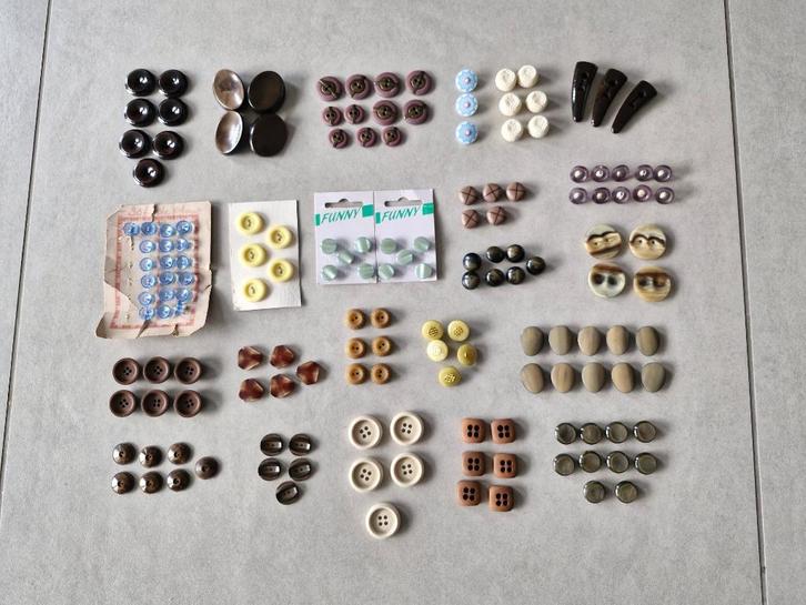Vintage knopen, Hobby en Vrije tijd, Naaien en Fournituren, Knoop of Knopen, Ophalen of Verzenden