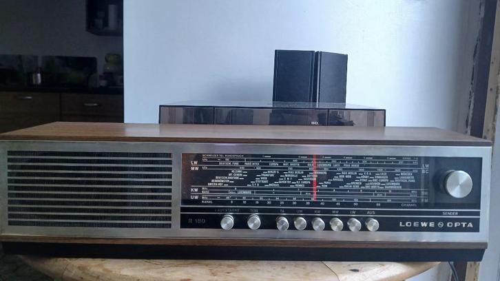 Radio Vintage Loewe Opta Duitsland, Audio, Tv en Foto, Radio's, Gebruikt, Radio, Ophalen of Verzenden