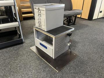 Bedrijfswageninrichting Kast inrichting Bedrijfswagen Kast K beschikbaar voor biedingen