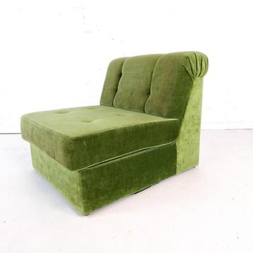 Vintage fauteuil beschikbaar voor biedingen