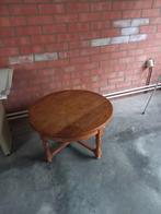 Rond tafeltje, Ophalen