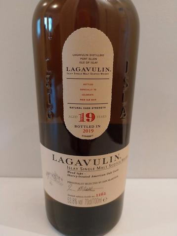 Lagavulin 19-year-old / whisky / whiskey