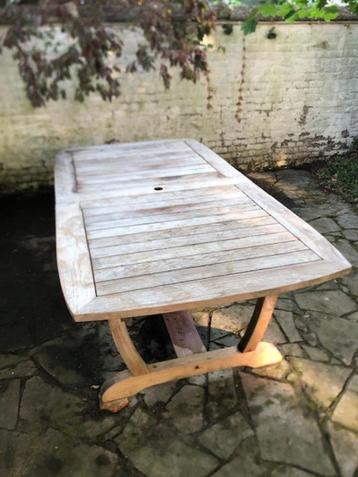 teakhouten tafel 6/10 personen beschikbaar voor biedingen