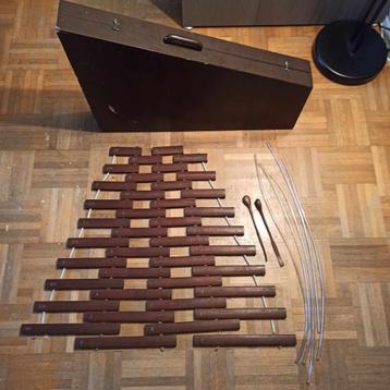 Strohfiedel / Continental / Four Row Xylophone. beschikbaar voor biedingen