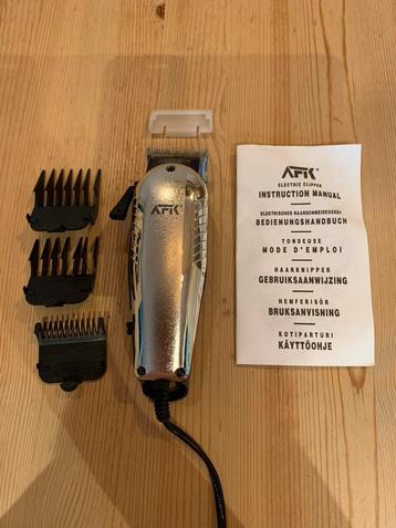 SPLINTERNIEUW! Elektrische haartrimmer (tondeuse) +opzetstuk