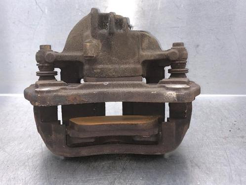 REMKLAUW RECHTS VOOR ABS Colt (Z2 / Z3) (323281134), Auto-onderdelen, Remmen en Aandrijving, Mitsubishi, Gebruikt