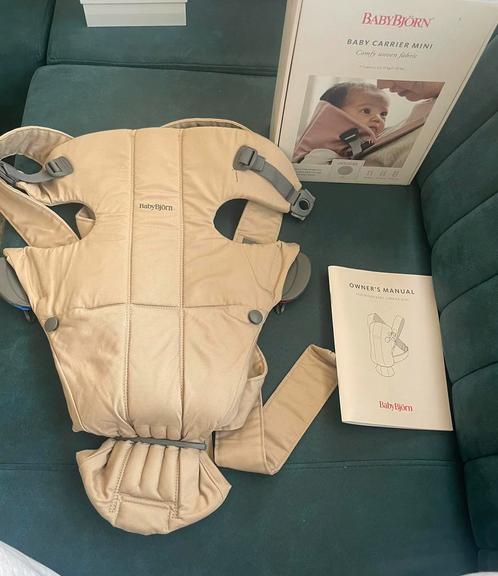 BabyBjorn draagzak beige kleur, Kinderen en Baby's, Babydragers en Draagdoeken, Zo goed als nieuw, Draagzak, Buik, Baby Björn