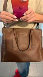 Trussardi Jeans schoudertas in cognac met mooie platte riem, Handtassen en Accessoires, Tassen | Schoudertassen, Ophalen of Verzenden