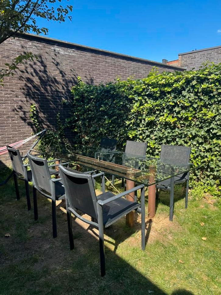 Glazen tafel met metalen poten, Huis en Inrichting, Tafels | Eettafels, Gebruikt, Vijf personen of meer, Ophalen