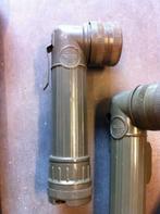 tas vol met kunststof haakse zaklampen van defensie