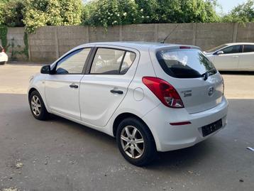 Hyundai i20 1.2benzine 2014 met 97000km*GARANTIE*5DEUR*EURO5, Auto's, Euro 5, Stof, 4 cilinders, Wit