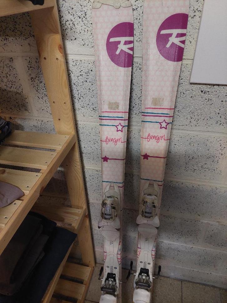 Mooie junior ski’s te koop (meisje) met skibotten, Sport en Fitness, Skiën en Langlaufen, Gebruikt, Ski's, Ski, Rossignol, 140 tot 160 cm