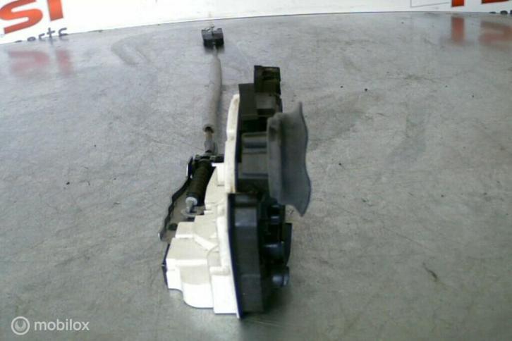 Deurslot mechaniek LA ​​5K4839015K​ ​​​VW Golf VI ('08-'13), Autos : Pièces & Accessoires, Petit matériel, Volkswagen, Utilisé