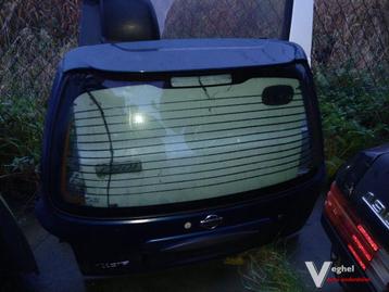 achter klep Nissan micra 1999 beschikbaar voor biedingen