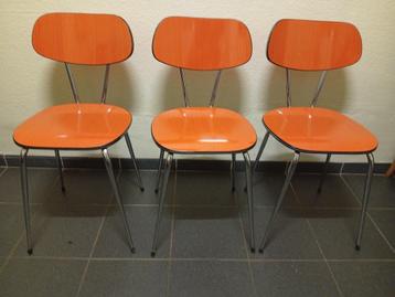 Set van 3 vintage oranje formica stoelen  beschikbaar voor biedingen