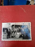 oude foto gezelschap voor autobus, Verzamelen, Foto, Nieuw, Ophalen of Verzenden, Voor 1940
