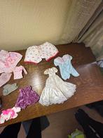 Veel babypop en barbie kleertjes, Ophalen, Babypop