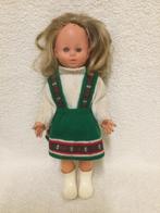 Vintage pop made Italy 1965 lengte 24 cm met kleedjes, Verzamelen, Poppen, Ophalen of Verzenden, Gebruikt, Pop
