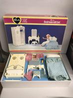 1978 Sindy Bedroom Gift Set bed wardrobe dressing table, Kinderen en Baby's, Speelgoed | Poppen, Overige typen, Gebruikt, Ophalen of Verzenden