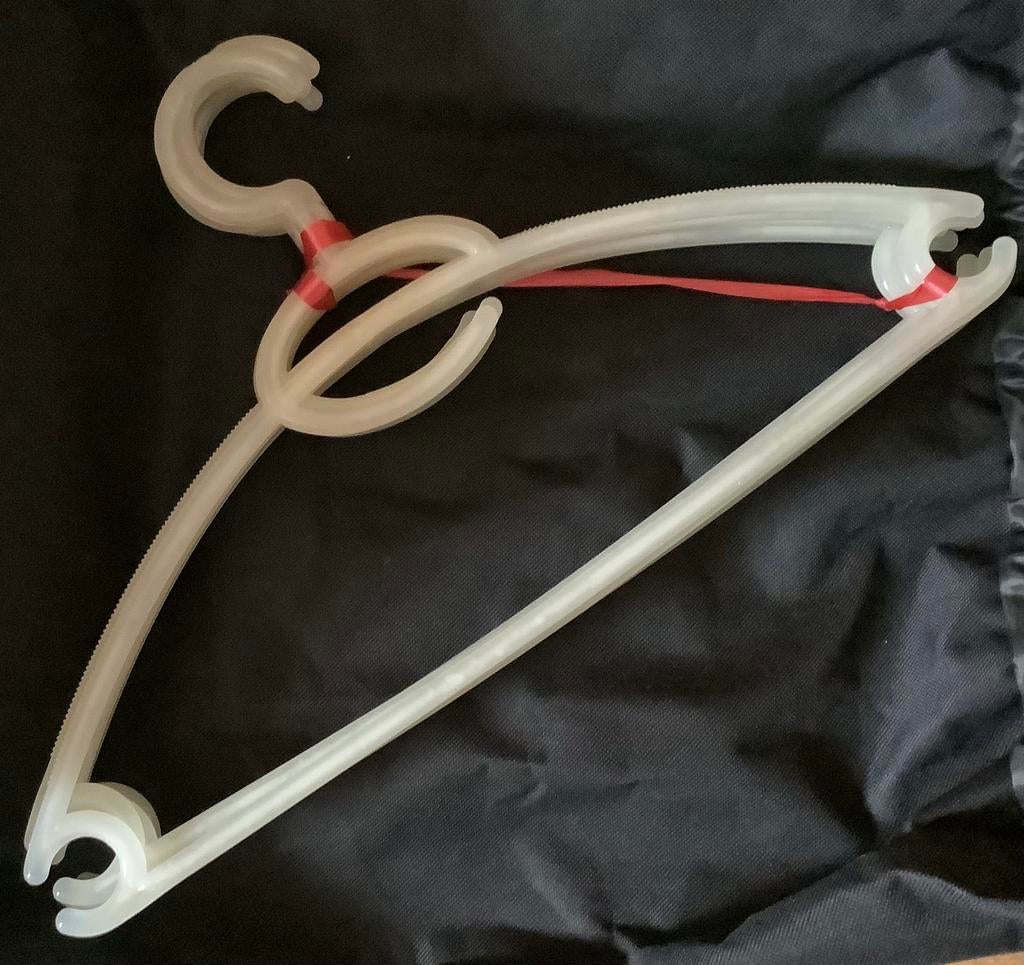 Lots de 2 x 5 cintres blanc  et jaune, Comme neuf