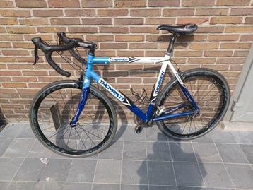 Thompson racefiets met carbon voorvork  beschikbaar voor biedingen