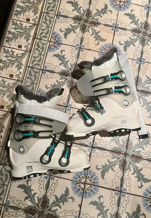 Skischoenen mt 39/40 Fisher Hybrid W Vacuum Comfort Fit, Sport en Fitness, Skiën en Langlaufen, Zo goed als nieuw, Ski, Ophalen