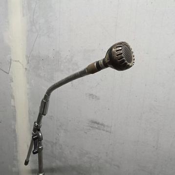 Micro Bouyer avec son pied en fonte 1960 Vintage, Enlèvement, Utilisé, Pied, Micro
