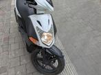 Scooter Kymco agilité 16+ classe a, démarre roule, Fietsen en Brommers, Ophalen, Zo goed als nieuw