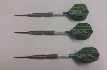 Winmau darts 24 gram + accessoires, Enlèvement, Utilisé, Fléchettes