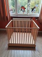 Parc en bois et table à langer, Enfants & Bébés, Enlèvement, Tiroir