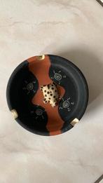 Afrikaans sigarettenasbak, Enlèvement, Comme neuf