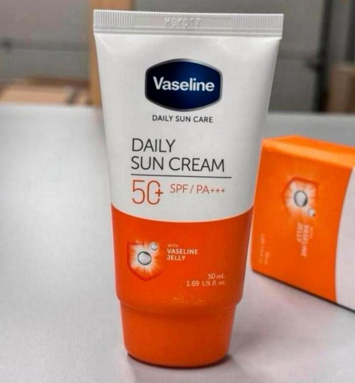 Vaseline dagelijkse zonnebrandcrème SPF 50+, PA+++ 50ml, Handtassen en Accessoires, Uiterlijk | Lichaamsverzorging, Nieuw, Zonnebrand of After Sun