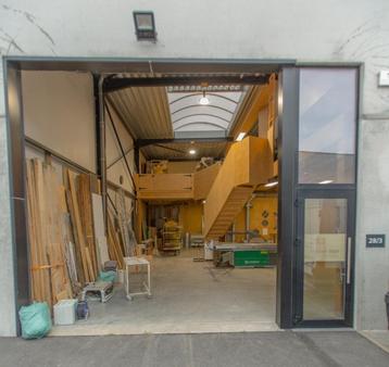 atelier te huur met houtbewerkingsmachines beschikbaar voor biedingen