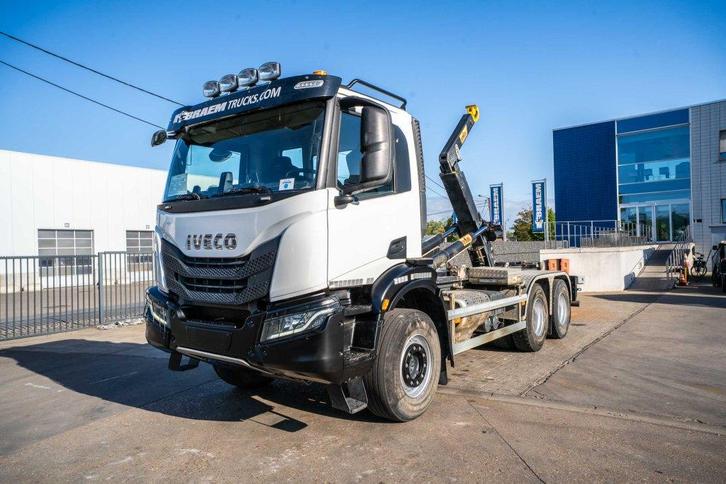 Iveco X-WAY 460 - HYVA - 91000 KM (bj 2022), Auto's, Vrachtwagens, Bedrijf, Te koop, Airconditioning, Elektrische ramen, Navigatiesysteem