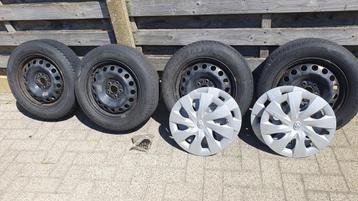 4 stalen velgen 15" met winterbanden 185/65 -15  vr Toyota  beschikbaar voor biedingen