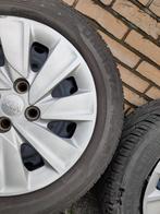 Bijna nieuwe zomerset op velgen + winterset Kia Rio, Gebruikt, 15 inch, Velg(en), Personenwagen