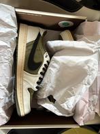 Nike Air Jordan 1 Low Travis Scott Medium Olive - MAAT 42,5, Kleding | Heren, Schoenen, Overige kleuren, Verzenden, Nike, Nieuw